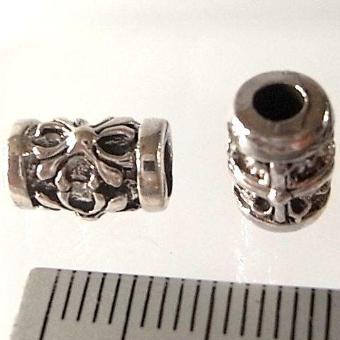 シルバー925 ハンドメイド アクセサリーパーツ インディアン エスニックのようなデザインをしたパー...