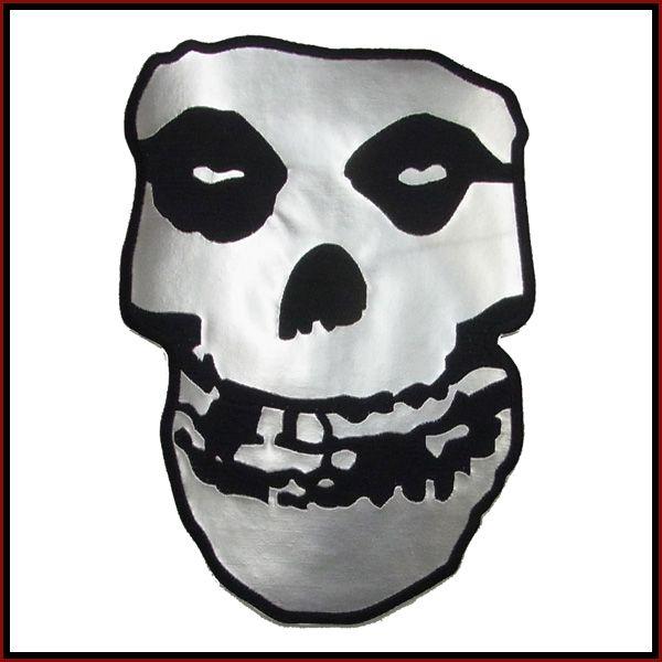 MISFITS - SHAPED SKULL SILVER BACK PATCH / ミスフィッツ　...