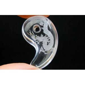 勾玉 粒売り 【素】彫青龍 水晶 30x20mm...の商品画像