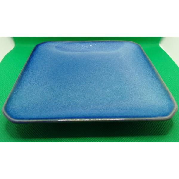 青の角皿　無地　裏面に銘あり（不明）