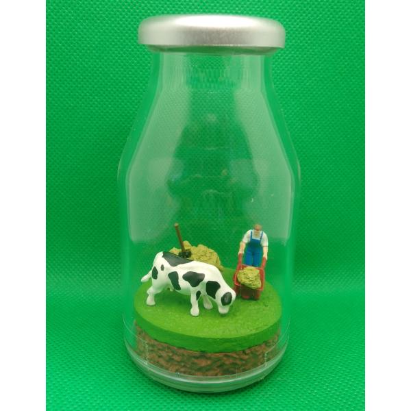 牛乳瓶型置物　牛　小物　ほっとする