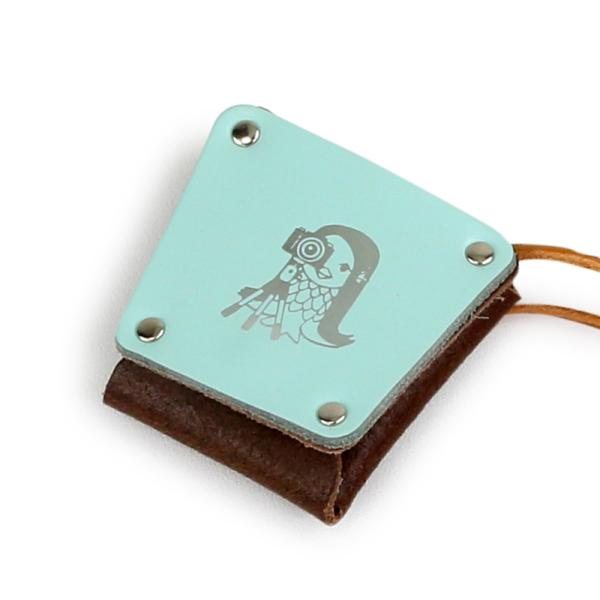 「写真が趣味のアマビエ」のバッグチャーム ライトブルー