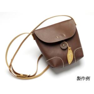【リーフシリーズ】リーフポシェットキット キャメル/ブラウン/チョコ H19×W上部20 W下部14×D8cm【送料無料】 [レザークラフトぱれっと]｜lc-palette