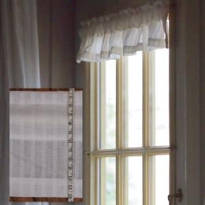 バランス ミニミニ・白　短いカーテン　突っ張り棒を隠す