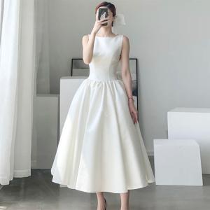 ウェディングドレス 白 ウェディングドレス 大きいサイズ 3L 4L ウェディングドレス ミモレ丈 ノースリーブ シンプル 二次会 バックオープン バックリボン｜leap-ec