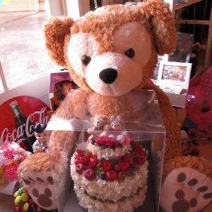 ダッフィー ぬいぐるみ 100センチ ディズニー フラワーギフト プリザーブドフラワー入り フラワーケーキ３段ホワイト