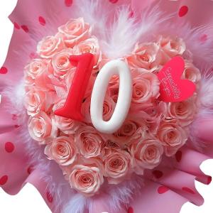 プリザーブドフラワー 結婚記念日 10周年 数字10入り クリアーケース付き あすつく 誕生日プレゼント ミニハート ピンクバラ ご希望数字でお作り致します｜leaves78