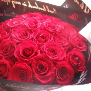 誕生日 記念日 周年 花束 バラ 花言葉は永遠 プリザーブドフラワー 赤バラ 50本 大輪系 ブーケ風花束 女性 奥様 彼女 友達