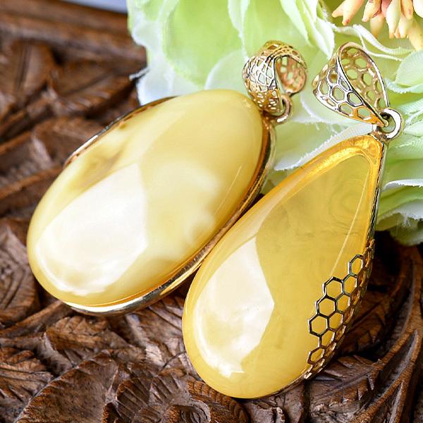 ロイヤルアンバー 琥珀 ペンダントトップ　希少な乳白色のゴージャスな大粒 ポーランド産