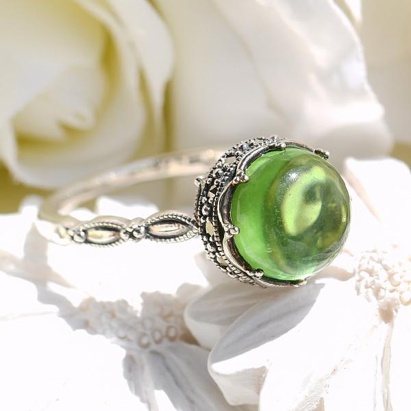 碌山 グリーンアンバー リング　コロンとつややかな琥珀がみずみずしいクラシカルデザイン　RP 202...