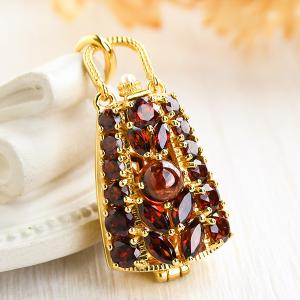 甲州貴石切子 オパール K18YG ペンダントトップ 3.44ct チェッカー彩