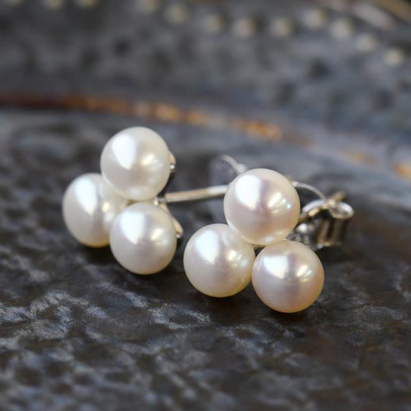 ホワイト淡水真珠 3粒 ピアス シンプルなデザインで使いやすいパールピアス KB25 YA-E185...