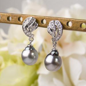 特級 9mm 黒蝶真珠 ピアス/イヤリング 美しいプロポーションとてりを