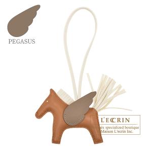 HERMES（エルメス） ロデオチャームペガサスPM エトゥープ