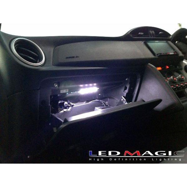 TOYOTA 86 (ZN6) 白色LEDグローブボックス照明 Ver.2