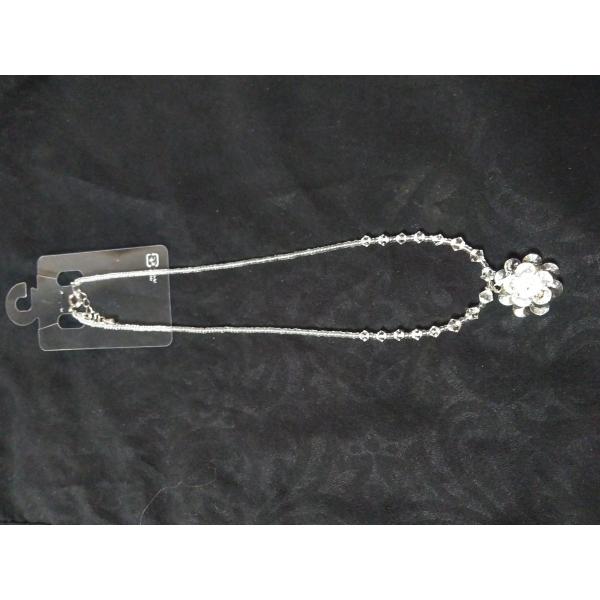 スワロフスキーネックレス 花 ホワイト 定価4,730円 全国送料600円