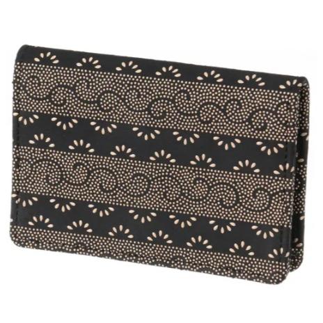 印傳屋 印伝 2516 名刺入 黒地／白漆 爪唐草 全国送料430円