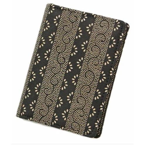 印傳屋 印伝 2504 免許証ケース 黒地／白漆 爪唐草 全国送料430円