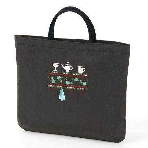 俣野温子マタノアツコ 刺繍バッグ 食器棚 ブラウン