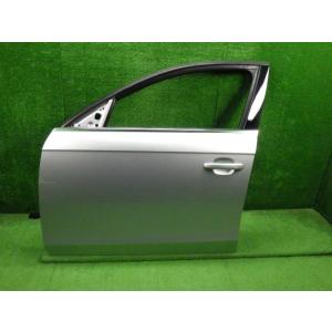 アウディ A4 ABA-8KCDH 左FドアASSY  銀     8165