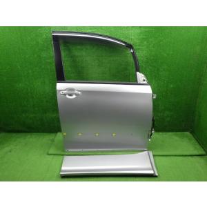 ノア DBA-ZRR85W 右FドアASSY 1F7 銀   67001-28260  8393