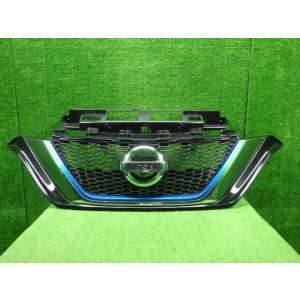 ノート DAA-HE12 ラジエータグリル カメラ付/メッキ/洗車傷程度♪ 62310-5WK6B ...