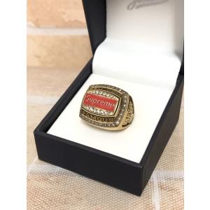 【中古】 箱付 Supreme×Jostens シュプリーム×ジャスティンズ World Famou...