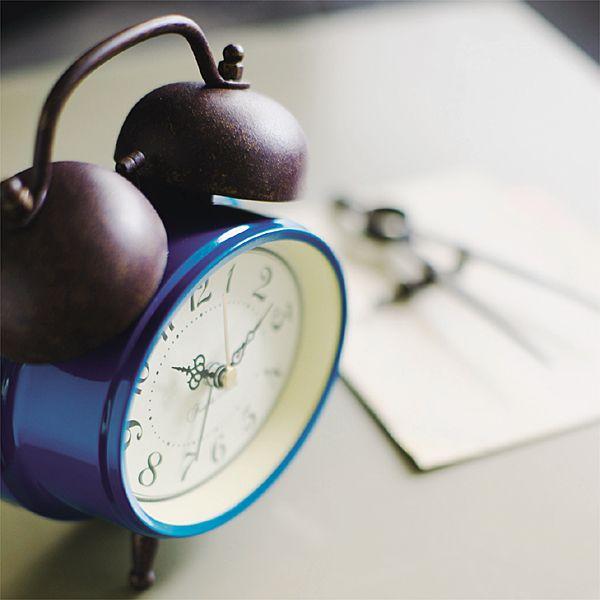 目覚し時計 目覚まし時計 置き時計 置時計 TROTZ