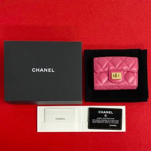 即納　美品　CHANEL シャネル カメリア ココマーク 三つ折り財布 レッド CAMELIA シャネル 財布 レディース カメリア 三つ折り財布 コンパクト