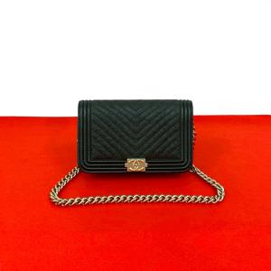 未使用保管品 シール有 32番台 CHANEL シャネル ボーイシャネル ココマーク キャビアスキン チェーン ショルダーバッグ ブラック 81629