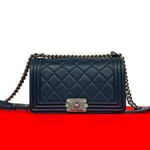 極 美品 シール有 19番台 CHANEL シャネル ボーイシャネル ココマーク レザー 本革 チェーン ショルダーバッグ ネイビー 紺 40823