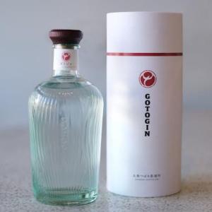 【6/9 +5％ プレミアムな日曜日】 GOTOGIN ゴトジン 47度 500ml ギフトボックス入り 五島つばき蒸溜所 クラフトジン 椿ジン 長崎 五島 （24年8月入荷）予約｜リカーアイランド 2nd store