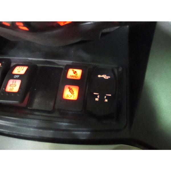 Can-Am SPYDER ＲＴ用　発光色アンバー　ＵＳＢソケット　〜2019年モデル用