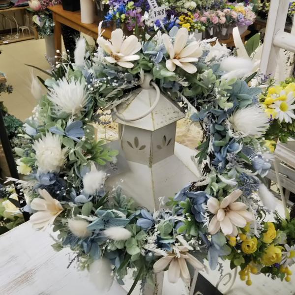 プリザーブド　ドライフラワーミックスリースＢ　アジサイ　ヘリクリサムetc