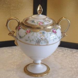 オールドノリタケ 蓋もの 金彩ジュエル湖畔図 メープルリーフ印 1891年