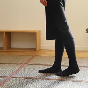 与那国 い草四つ折ラグ EPE15mm エンボス 約100x200x1.7cm （ い草ラグ い草マット い草カーペット ）｜livingut