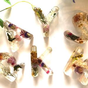 P最大14倍 10/11限定】イニシャルオブジェ N〜Z 中型 (H)6cm×(D)2cm