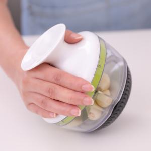 フードチョッパー 手動 ころころチョッパー マルチ 貝印 （ ハンディチョッパー みじん切り器 フードプロセッサー フードカッター ）｜リビングート ヤフー店