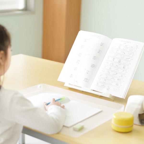 書見台 リビガク 勉強がはかどる書見台 姿勢が悪くなりにくい （ A4 ブックスタンド 読書台 折り...