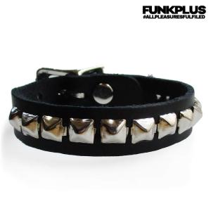 FUNK PLUS ファンクプラス 1連ピラミッド リストバンド スタッズリストバンド シルバーピラミッド メンズ ブラック BC176 パンク PUNK ロックファッション｜ll-factory