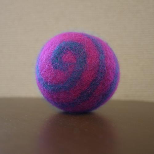 necocoon(ネコクーン)　フェルトボール　濃いピンク×ブルーうずまき 【ロアジスオリジナル正規...