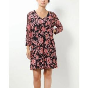 アドリアナパペル Adrianna Papell 【訳あり新品】アドリアナパペル Adrianna Papell 黒地にコーラル色のフローラル刺しゅう