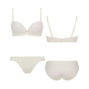 アモスタイル バイ トリンプ AMOSTYLE BY Triumph デイジーレース きゅっと寄せブラ ブラショーツセット AMST1150WHU3