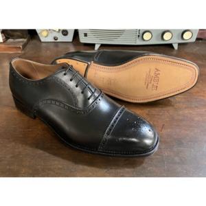 レザーソール 360°フルマッケイ製法 内羽根セミブローグ （ブラック) AMBUR CHAR