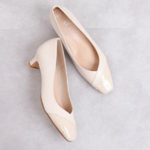 アルテミス バイ ダイアナ artemis by DIANA スクエアトゥ エナメル切り替えデザインパンプス （アイボリー人工スムース）