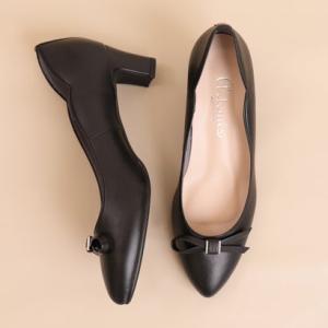 DIANA（ダイアナ） ストラップパンプス （シルバー合皮スムース