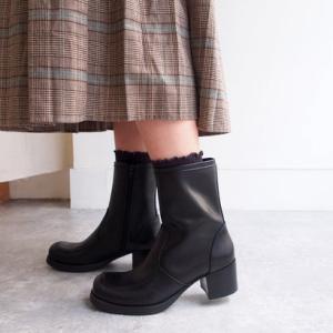 アシナガオジサン あしながおじさん ほんのりレトロな佇まいの厚底ショートブーツ