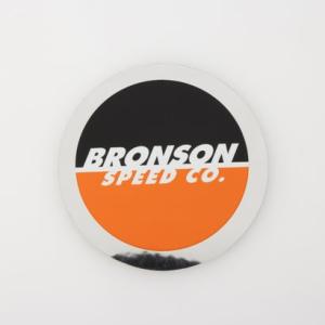 ブロンソン BRONSON SPOT LOGO 2.5IN （ブラック×オレンジ）
