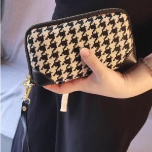 チャイムトリップ Chime Trip ポーチ 小物入れ コスメポーチ チドリ レザー調 きれいめ 秋冬 レディース 韓国ファッション モード 旅行