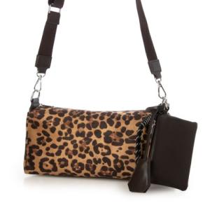 カシュカシュ cache cache ポーチチャーム付横長ショルダー （LEO）